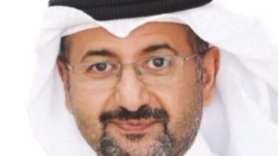 نعيش في الوهم